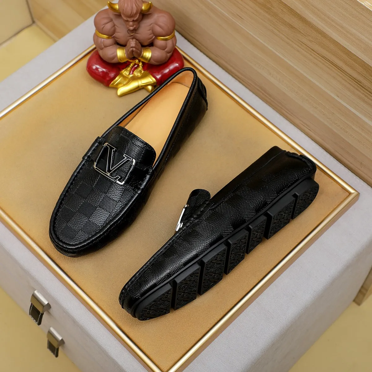 Men's shoes 💰360 💰 LV Louis Vuitton's top-quality Peaches men's shoes 💯Original copy of the official website, the upper is made of imported official website 1:1 material ❌Italian 🇮🇹 cowhide surface, imported pigskin lining. It’s definitely not made with ordinary craftsmanship, it’s the model used by celebrities! The factory’s craftsmanship is designed to create the most perfect shoes for trendy men! Colors available! 38-44 yards